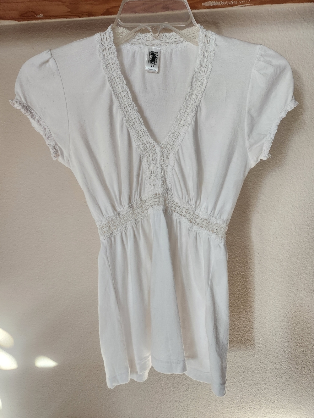 Urban Outfitters, Yemee Brand Women's White Lace-Trim V-Neck Stretch Tunic Top